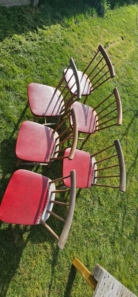 Set van 6 vintage houten stoelen met rode zitting, Huis en Inrichting, Stoelen, Gebruikt, Vijf, Zes of meer stoelen, Hout, Rood