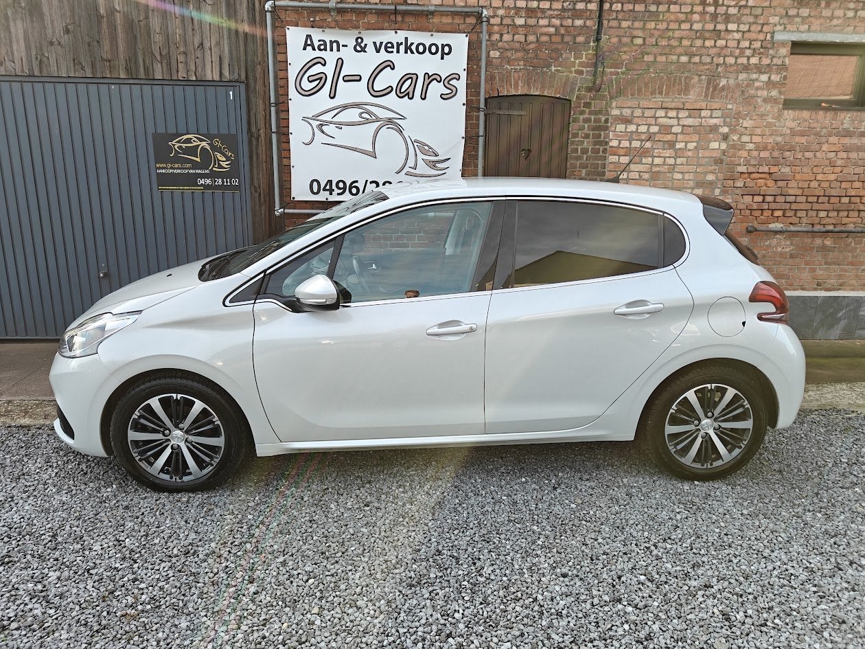 Peugeot 208 208 CHNP (bj 2019), Auto's, Voorwielaandrijving, Stof, Gebruikt, Euro 6