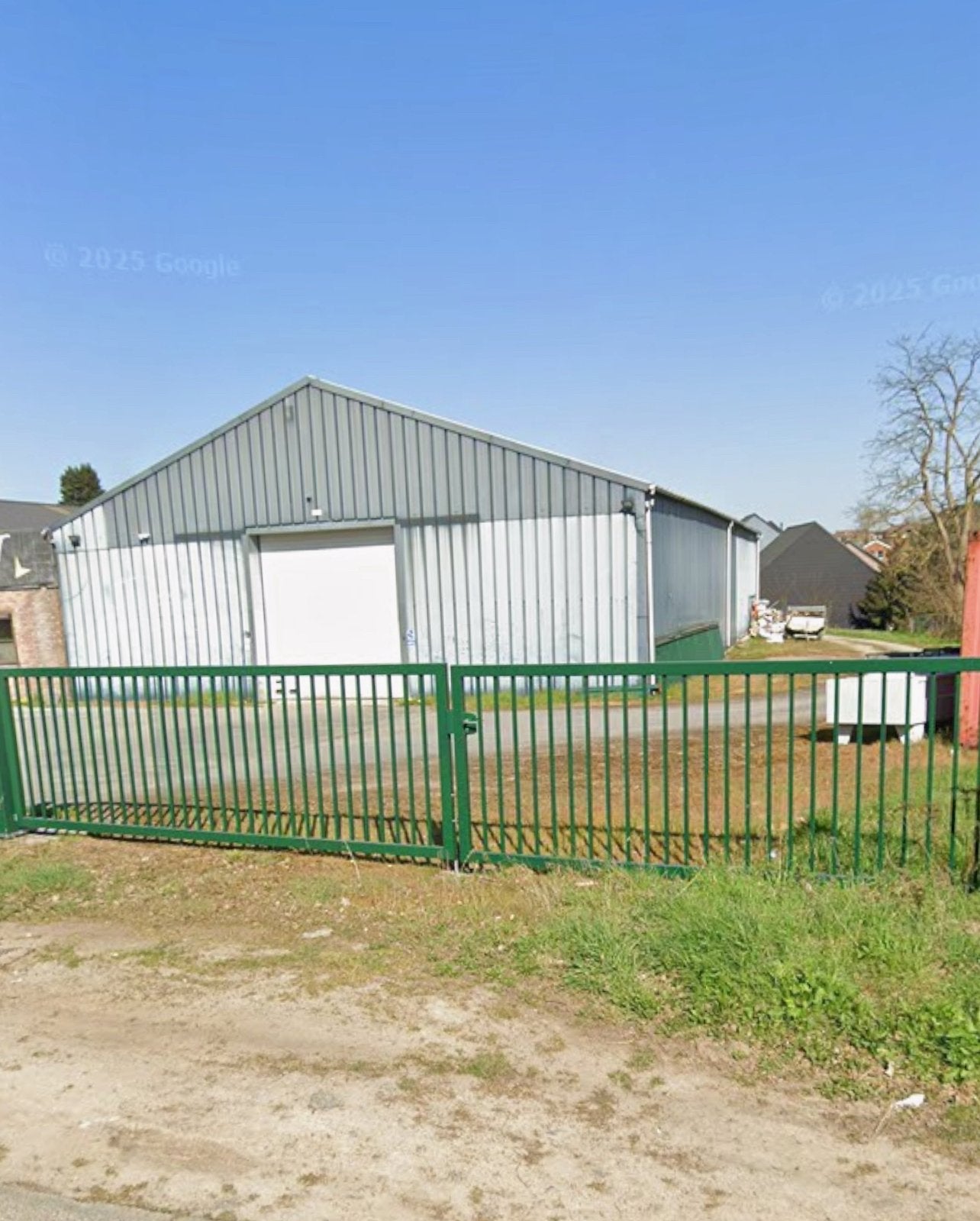 Entrepôt à louer 460m2 à Clabecq, Articles professionnels, Location