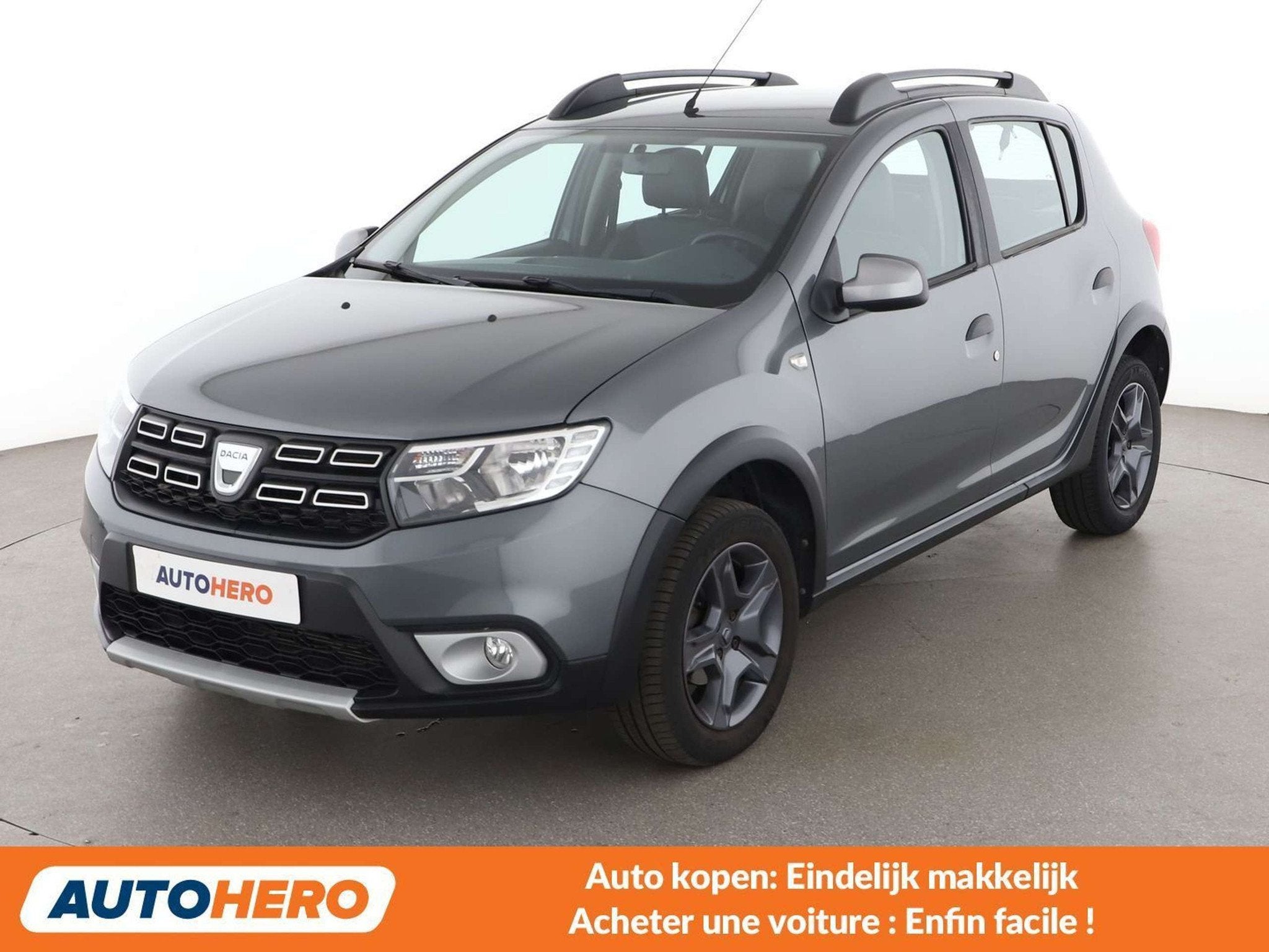 Dacia Sandero 0.9 TCe Stepway Celebration (bj 2018), Auto's, Voorwielaandrijving, 898 cc, Gebruikt, Zwart