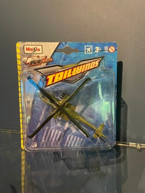 Maisto Tailwinds Apache AH-64 helicopter model, Hobby & Loisirs créatifs, Modélisme | Avions & Hélicoptères, Neuf, Autres marques