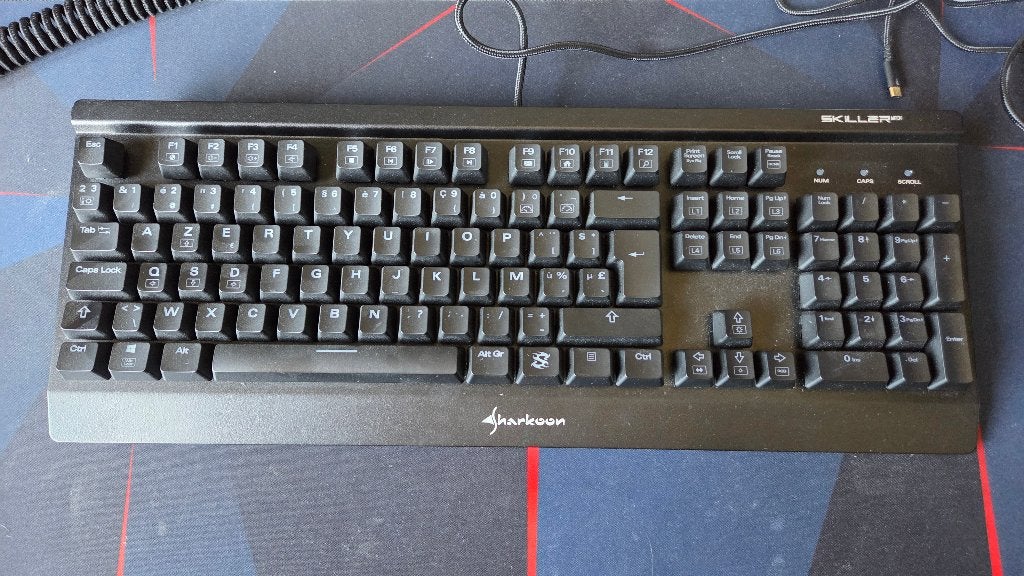 Sharkoon Azerty toetsenbord, Gebruikt, Sharkoon, Azerty, Ophalen of Verzenden