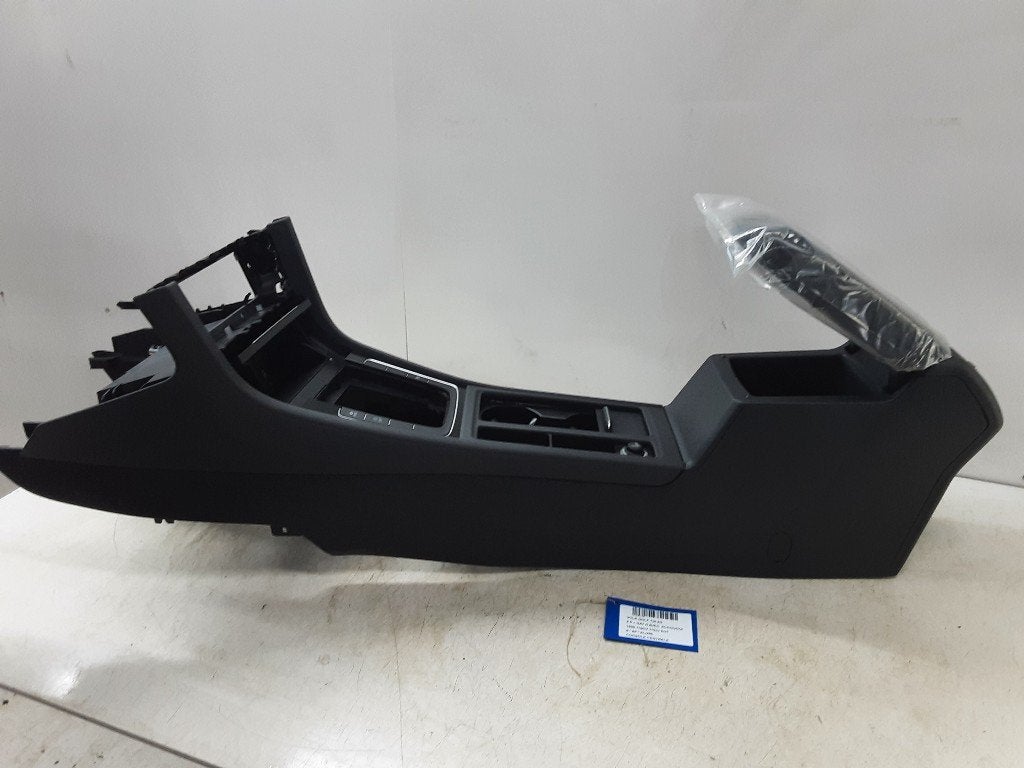 CONSOLE CENTRALE Volkswagen Golf VII (AUA) (01-2012/03-2021), Volkswagen, Mevr. I. Hauben, Utilisé, Rue de l'Espoir 34 34
4030  GRIVEGNÉE, BE