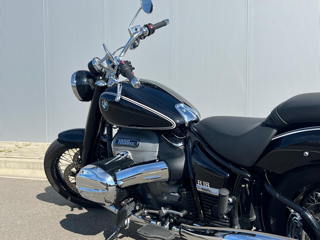R18 Classic - ( marche arrière )  - TVAC 21%, Entreprise, Plus de 35 kW, Chopper, 2 cylindres