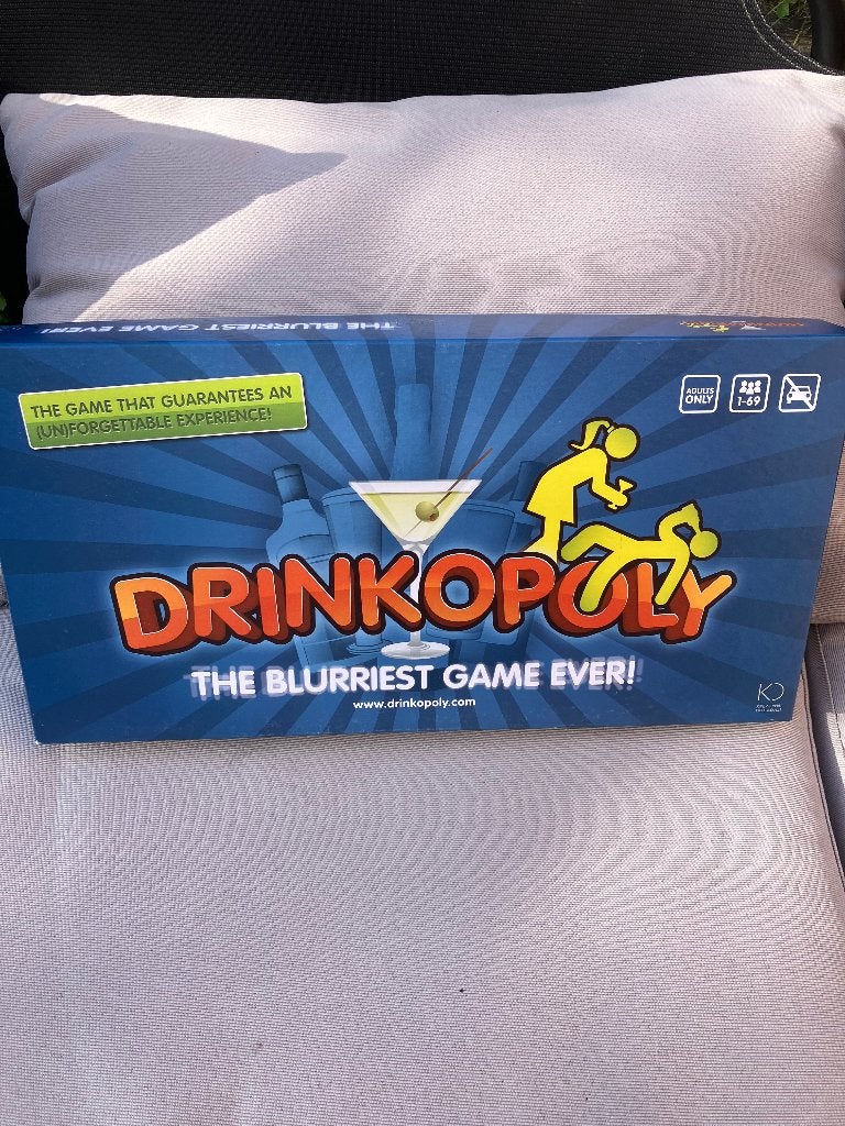 MONOPOLY drink. dinkmonopoly spel ADULTS, Cinq joueurs ou plus, Enlèvement ou Envoi, Comme neuf, KD