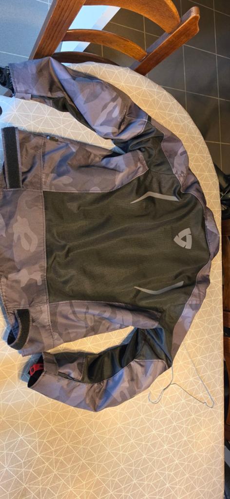 Revit doorwaai jas zwart grijs, Motoren, Kleding | Motorkleding, Ophalen