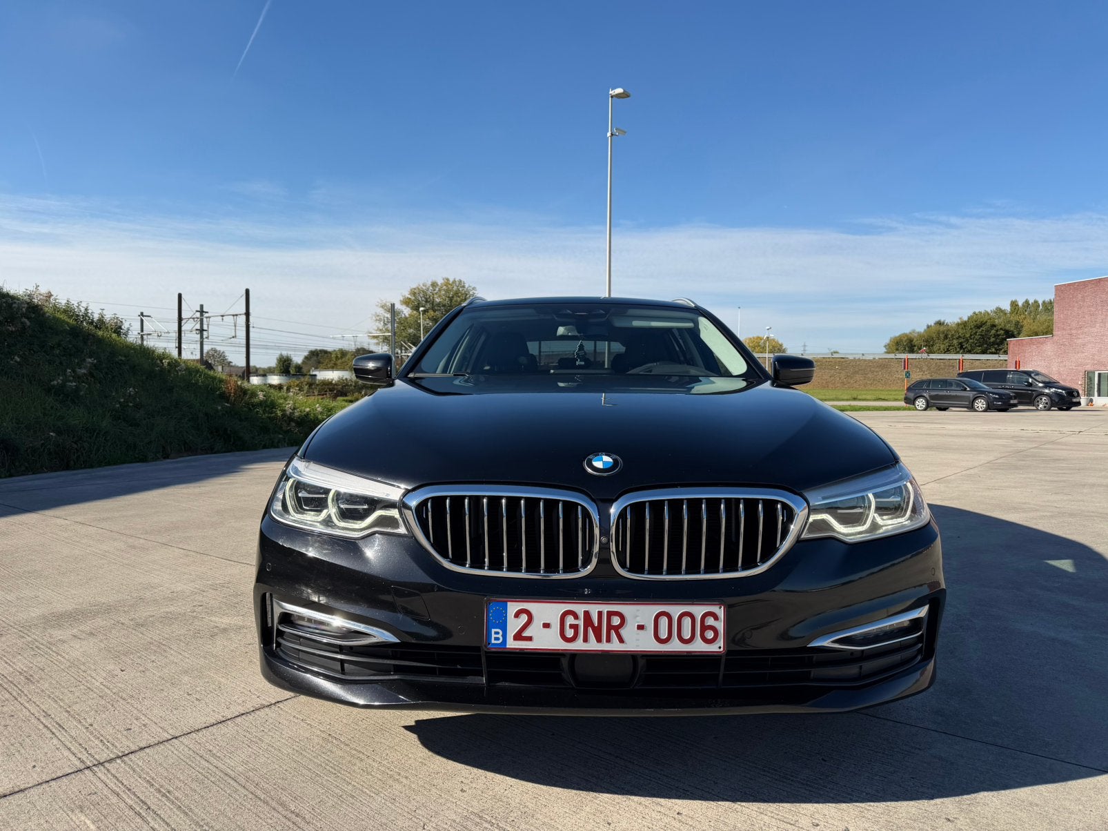 BMW 520d Touring High Executive | Panorama | 360 | Trekhaak, Auto's, 360° camera, Bedrijf, Diesel, Te koop