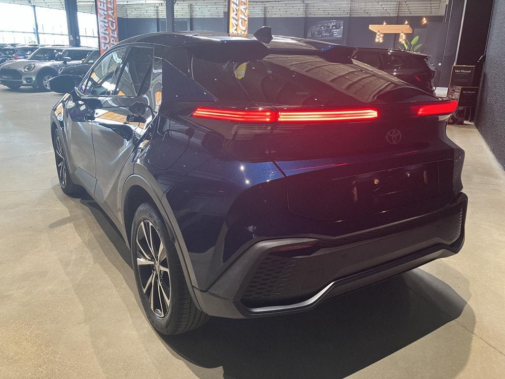 Toyota C-HR 1.8 VVT i-Hybrid C-Lub Mono-Tone E-CVT, Autos, Toyota, Achat, 725 kg, Entreprise, Carnet d'entretien