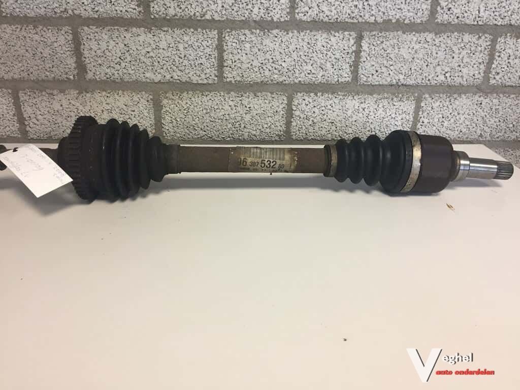 Aandrijfas linksvoor Peugeot 206 1.4  met ABS, -, Utilisé, -, Peugeot