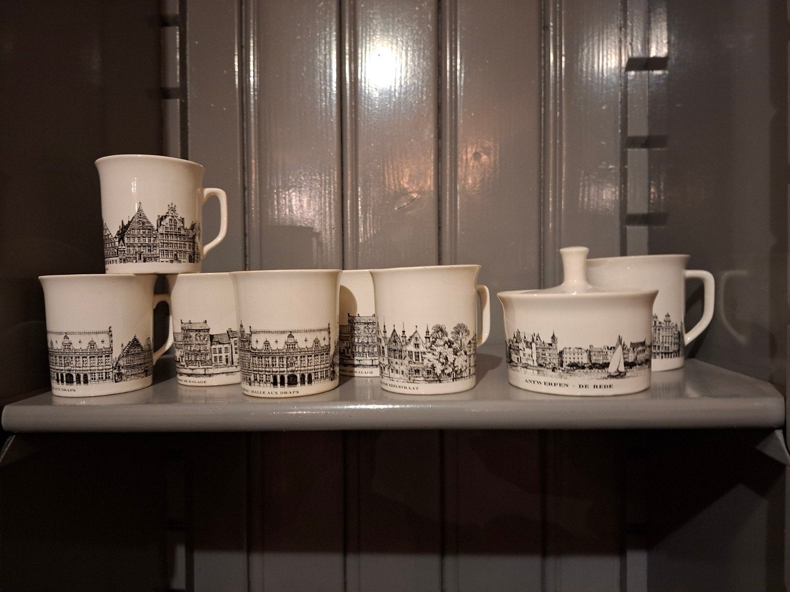 Boch servies steden en  gebouwen België, Ophalen of Verzenden, Bord(en)