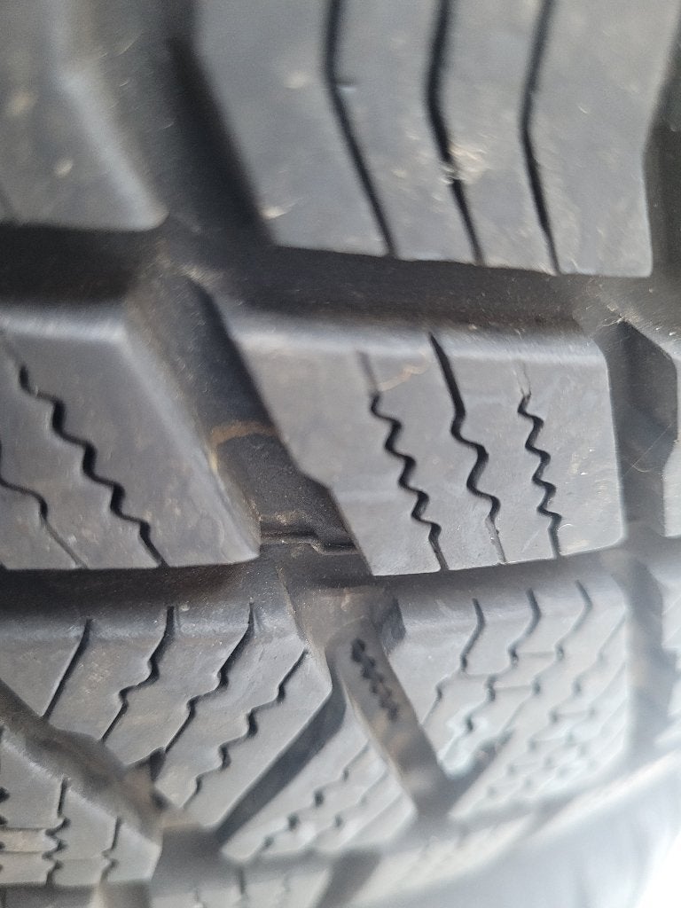 250€ 4 pneu hiver bmw x1 f48 neuf, Autos : Pièces & Accessoires, Pneus & Jantes, Pneus hiver, Enlèvement, Utilisé, Autre