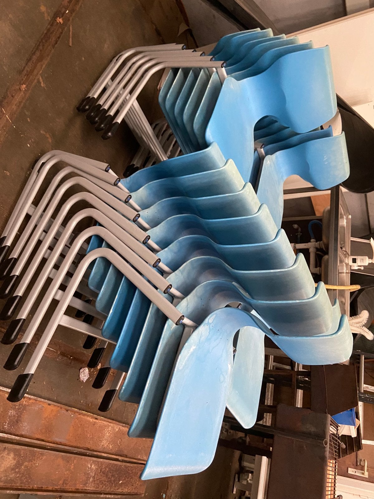 Stoelen, Articles professionnels, Enlèvement