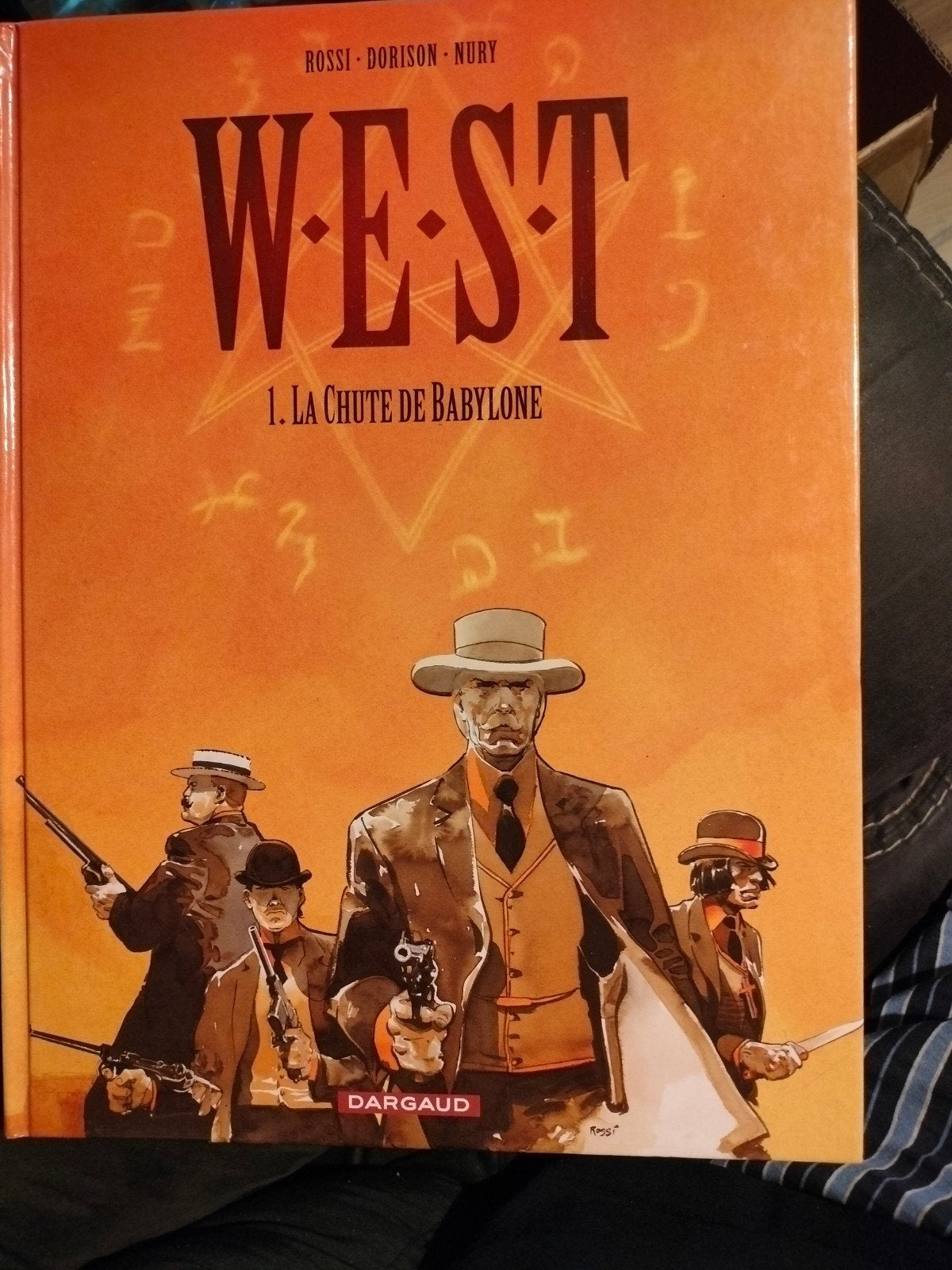 West Tome 1 La chute de Babylone, Livres, Enlèvement ou Envoi, Une BD, Comme neuf, Rossi, Dorison et Nury