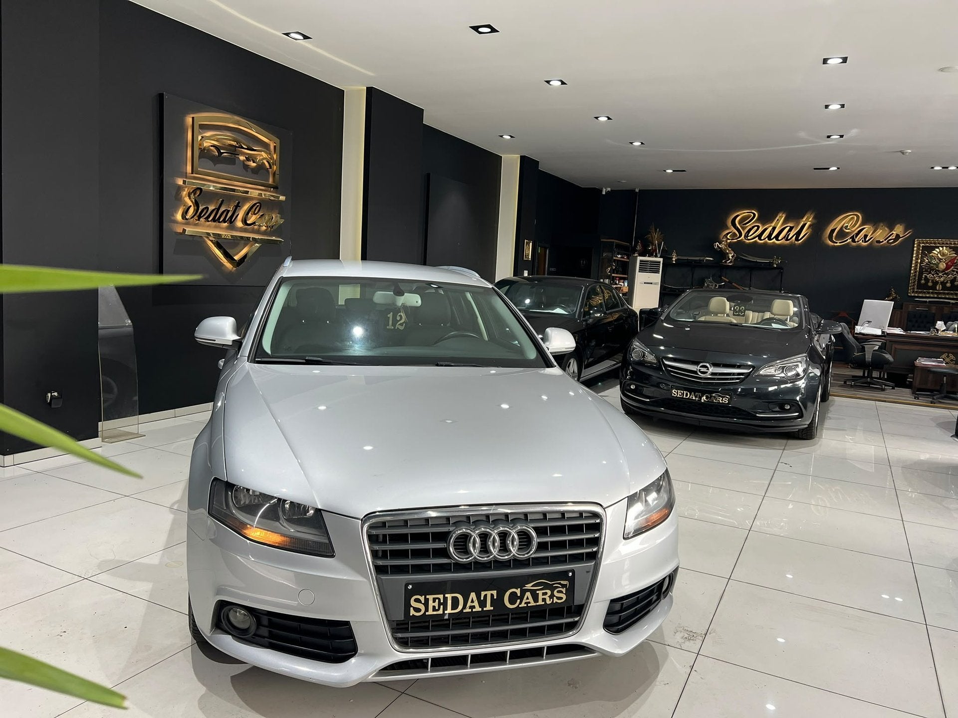 AUDI A4 2.0 DIESEL AUTOMAAT, Auto's, Automaat, Stof, Gebruikt, 100 pk