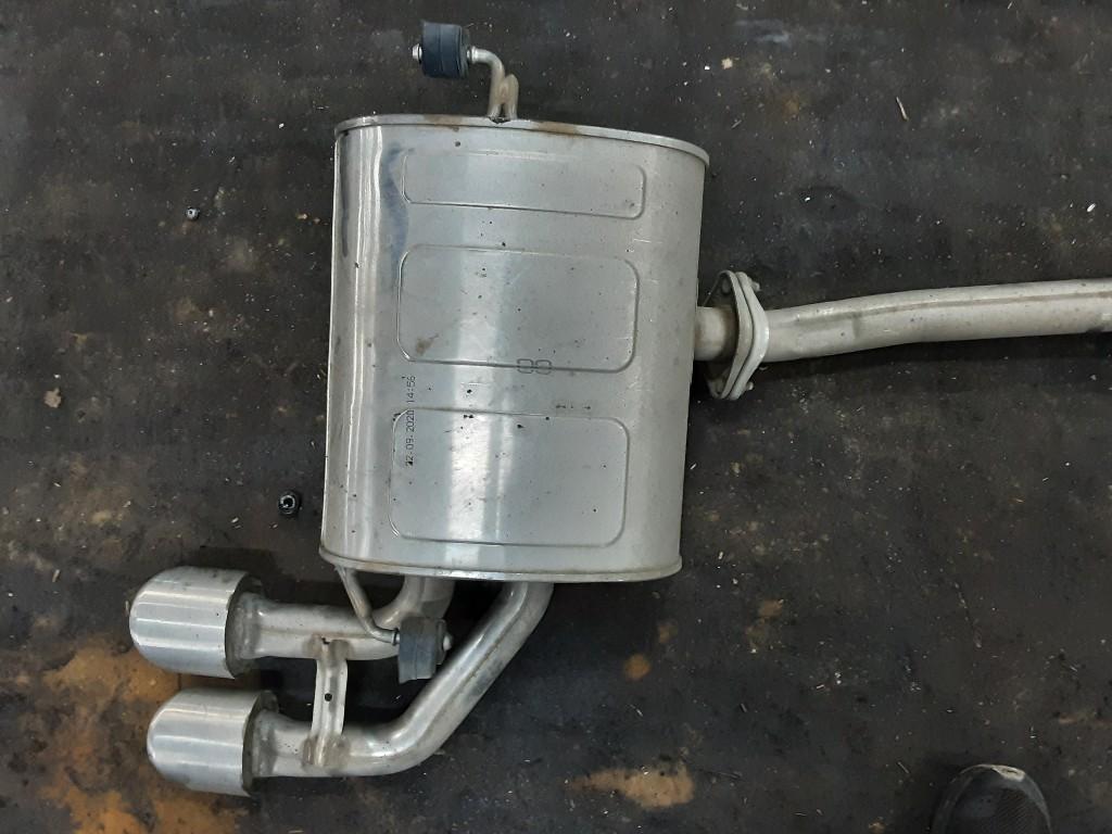SILENCIEUX ARRIERE (ECHAPPEMENT) Hyundai Tucson (TL), Mevr. I. Hauben, Utilisé, Hyundai, Rue de l'Espoir 34 34
4030  GRIVEGNÉE, BE