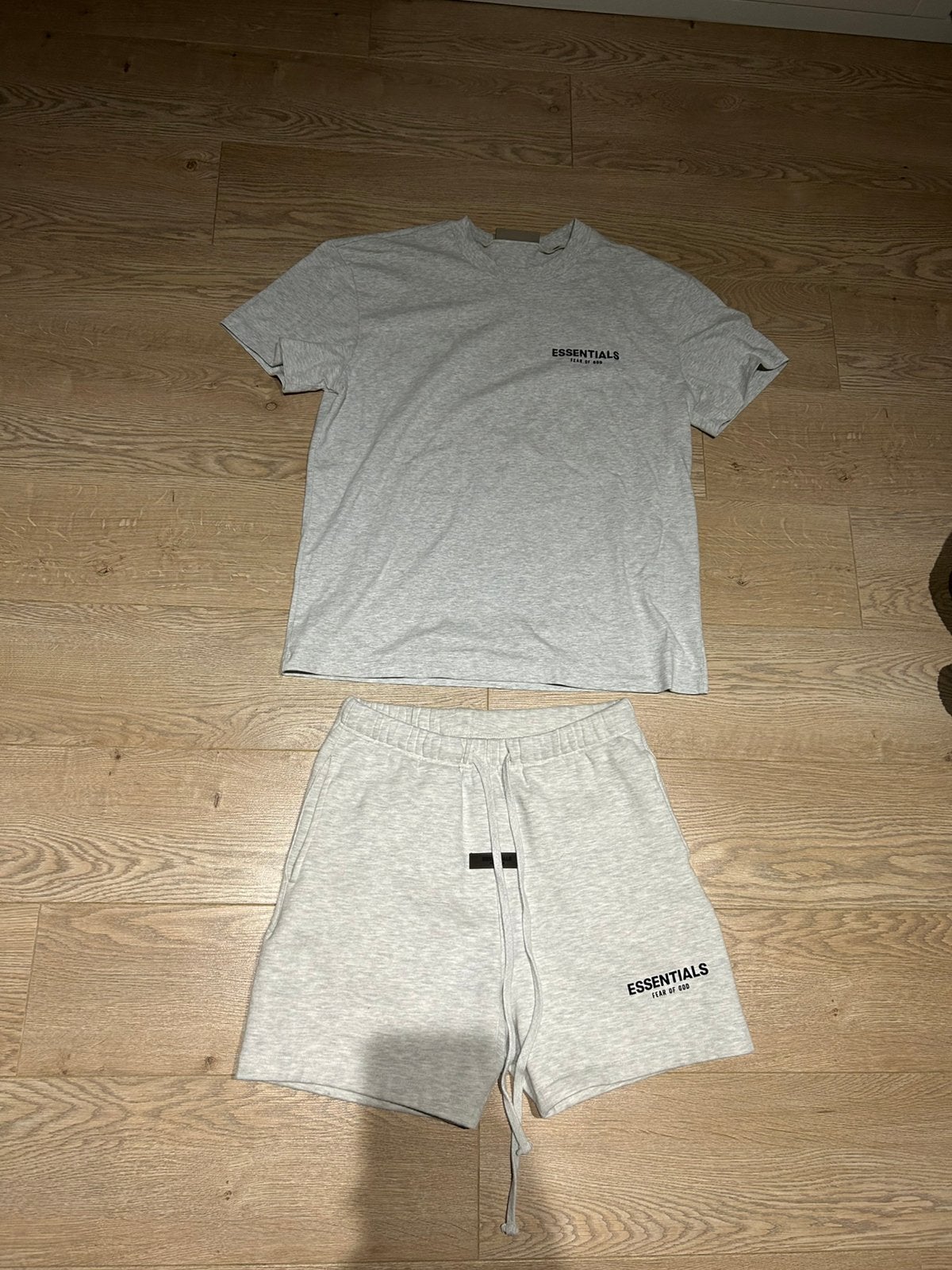 Essentials Fear Of God Light Oatmeal, Vêtements | Hommes, Packs de vêtements pour hommes, Enlèvement ou Envoi, Comme neuf, Taille 46 (S) ou plus petite