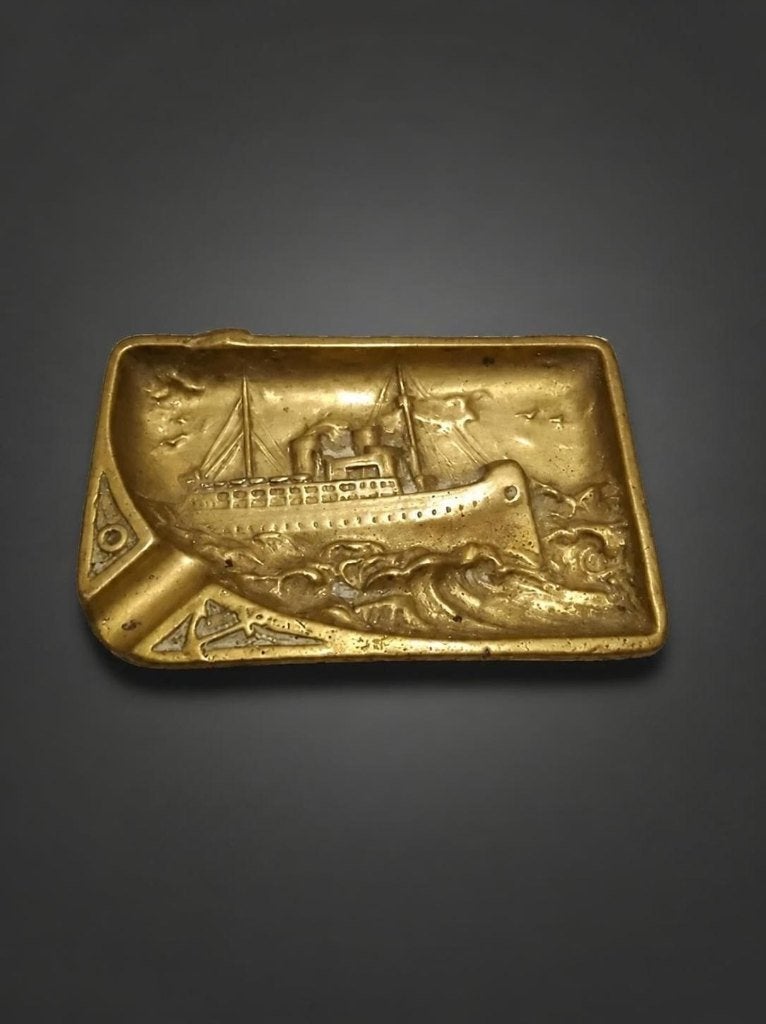 Oude asbak of rechthoekig bronzen dienblad., Ophalen, Gebruikt, Asbak