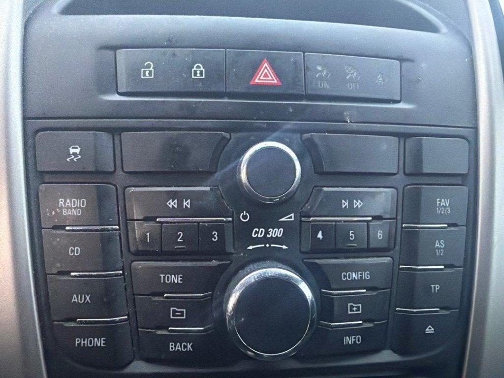 RADIO Opel Astra J Sports Tourer (PD8 / PE8 / PF8), Gebruikt, Opel, Opel Automobile GmbH, Kontakt-opel@opel.com