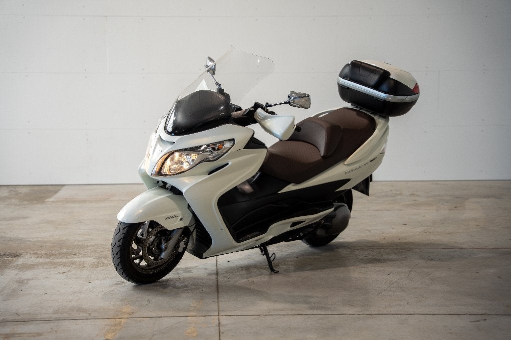 SUZUKI BURGMAN, Motos, Motos | Suzuki, Entreprise, Scooter, 12 à 35 kW, 1 cylindre, Permis Moto A2 minimum, ABS, Poignées chauffantes