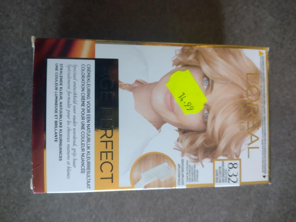 Haarverf L'Oréal Age Perfect kleur 8.32, Enlèvement
