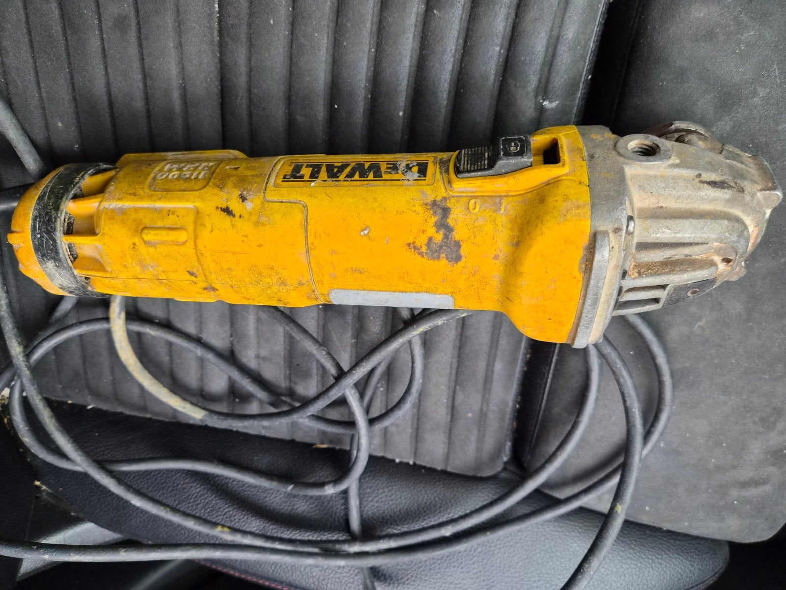 DEWALT DE4217 SCHIJFZAAG, Ophalen