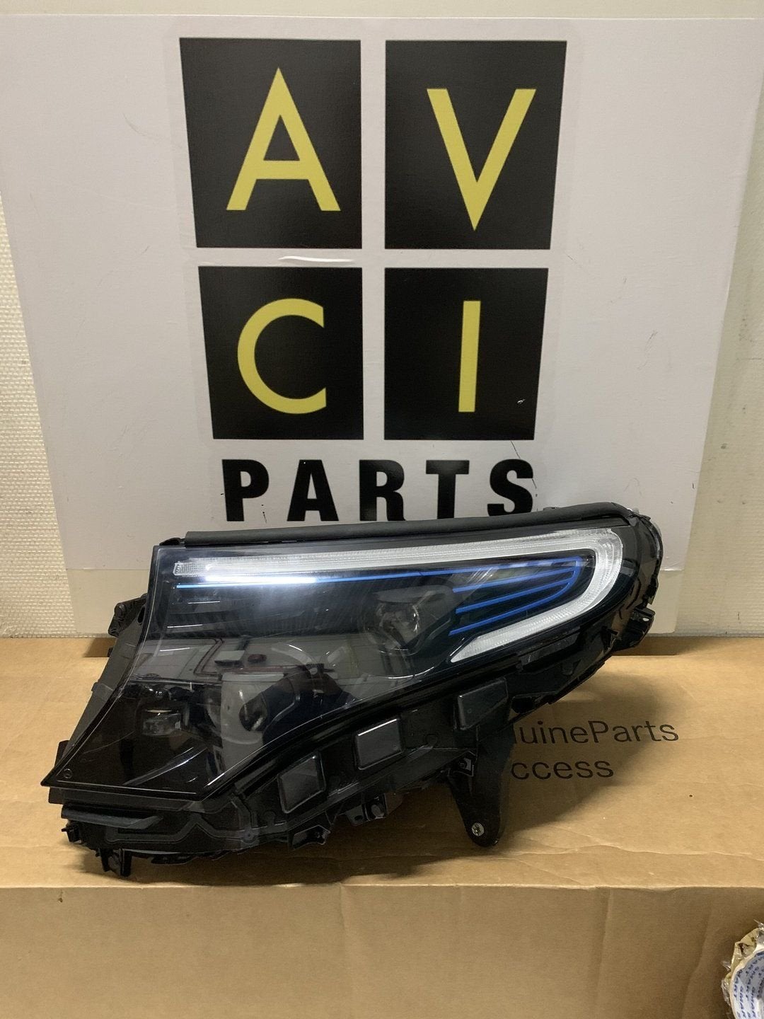 KOPLAMP MERCEDES EQC VOL LED LINKS KOMPLEET A2939060101, -, Nieuw, Ophalen of Verzenden, -