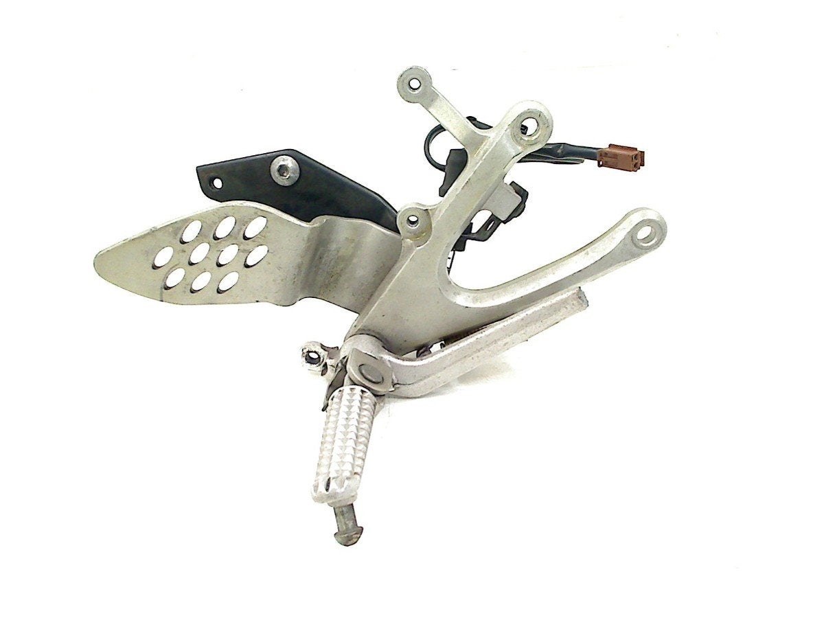 SCHETSPLAAT RECHTS VOOR YZF R1 2004-2006 (YZF-R1 5VY), Motoren, Yamaha Motor Europe N.V., Gebruikt, Customersupport@yamaha-motor.co.uk