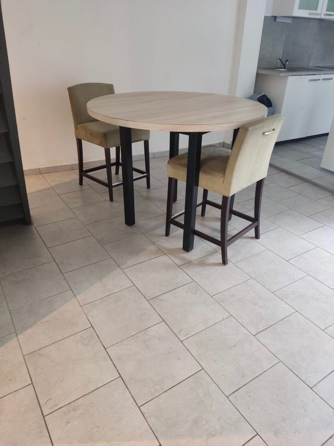 !urgent! Table haute avec 2 chaises | Doit partir rapidement, Enlèvement