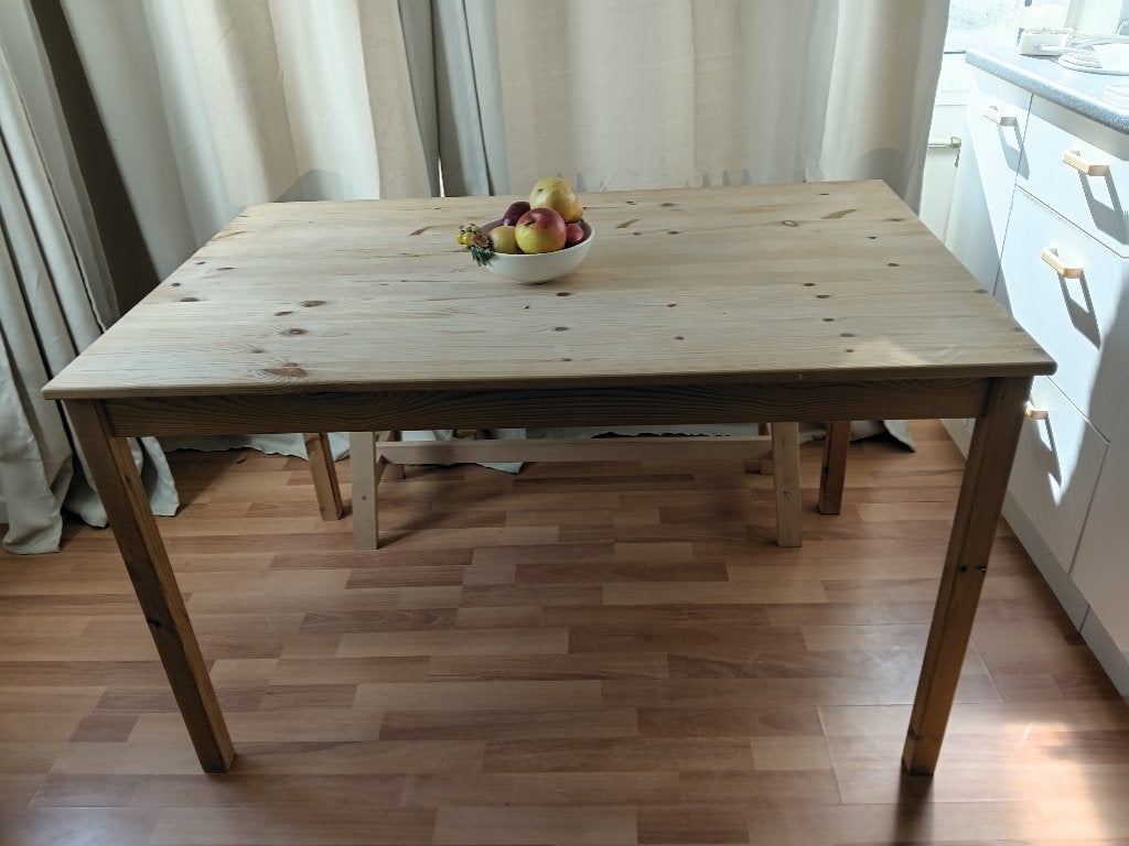 Table en pin naturel, bois clair, Ikea ( pour 4 personnes), Enlèvement, Comme neuf, Pin