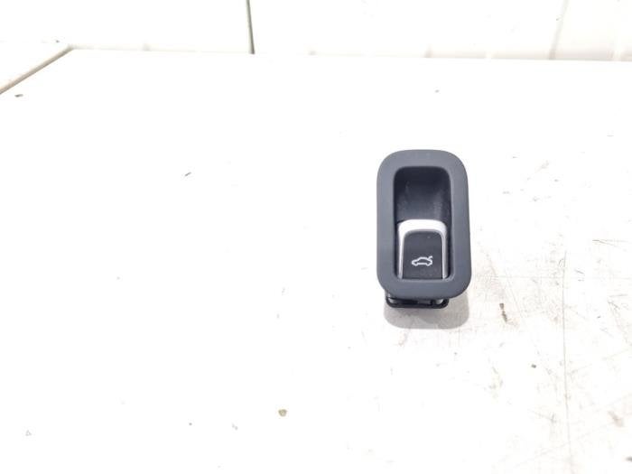 Schakelaar achterklep van een Audi A8, Gebruikt, -, -, -