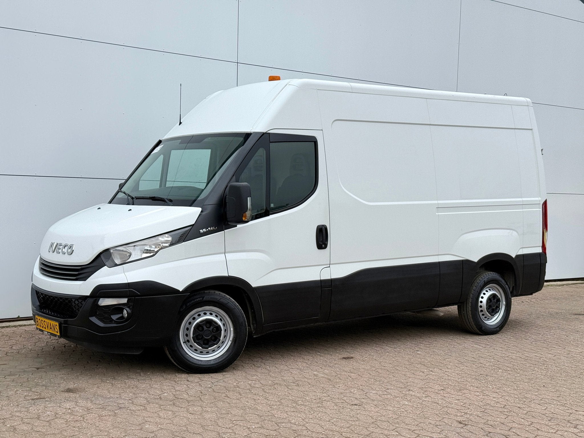 Iveco Daily 35S14 2.3 L2H2 Airco Cruise Control 3,5t Trekhaa, Autos, Achat, Euro 6, Entreprise, Boîte manuelle