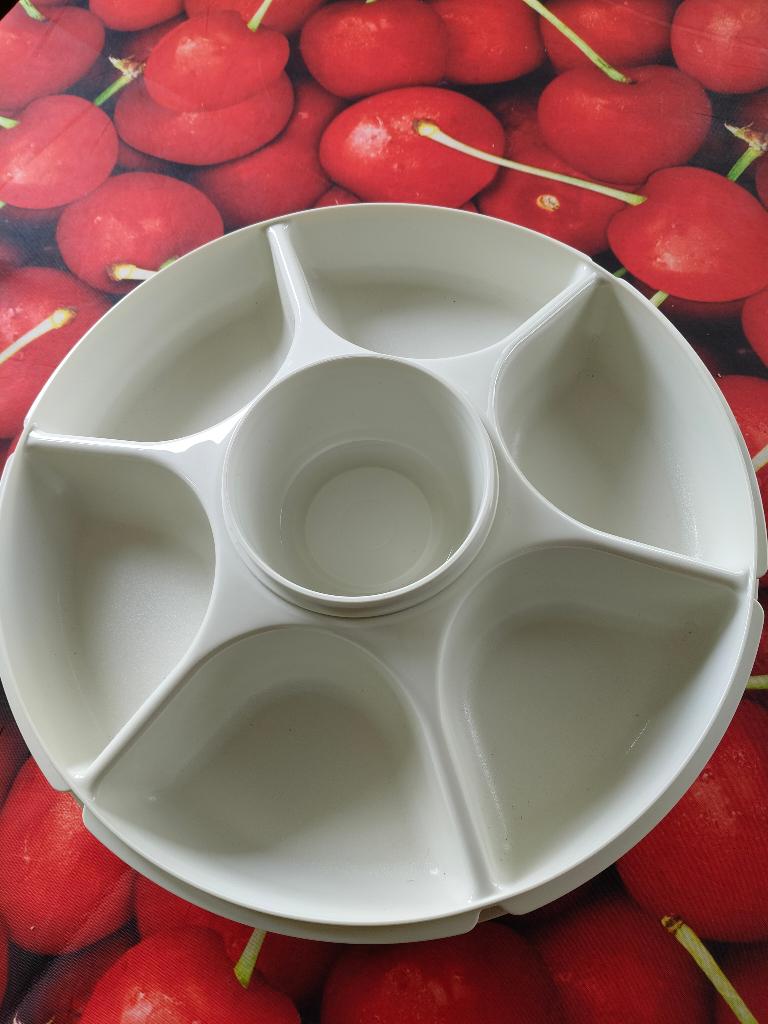 Apéritif Tupperware, salades, pique-niques, Maison & Meubles, Cuisine| Tupperware, Neuf, Balance, Blanc, Enlèvement