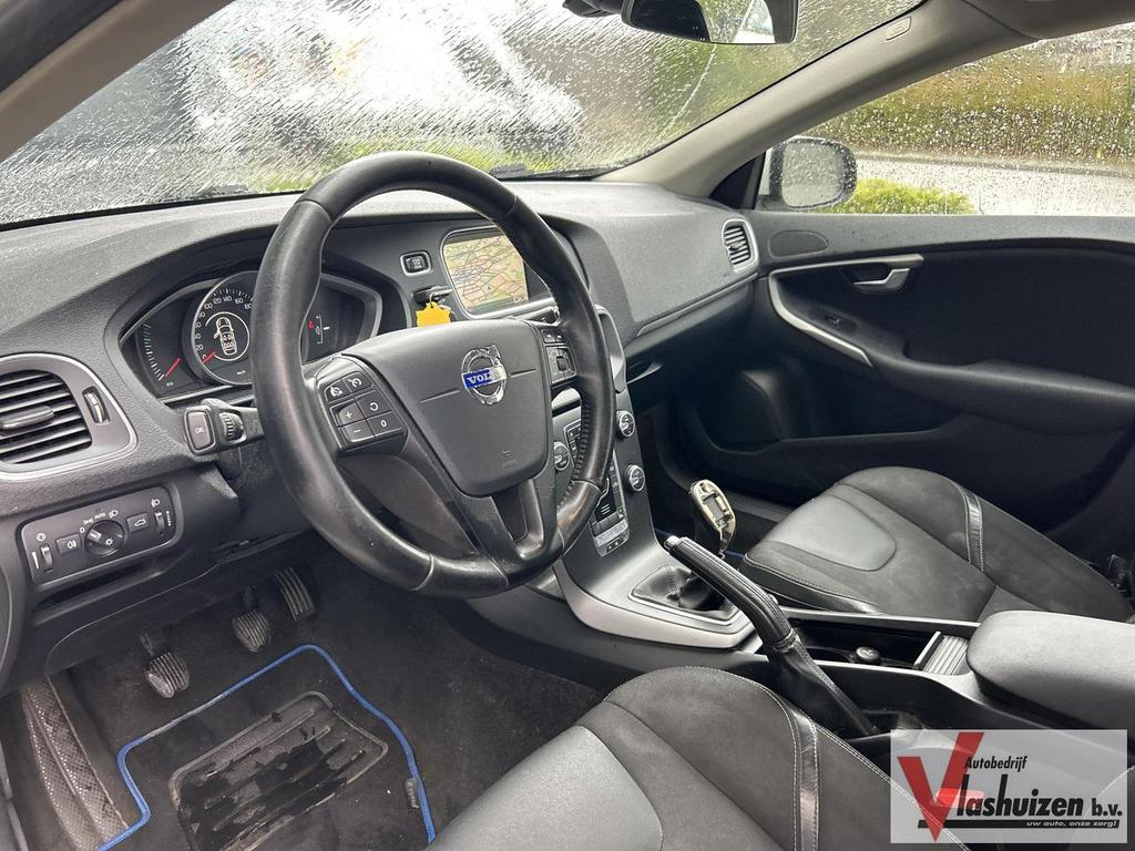 Volvo V40 1.6 D2 Momentum | Climate | Cruise | Navi | PDC |, Auto's, Volvo, 88 g/km, Wit, Start-stop-systeem, V40