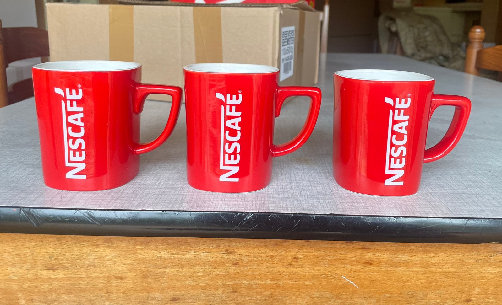 Tasses rouges « Nescafé », Maison & Meubles, Enlèvement ou Envoi, Comme neuf, Mug