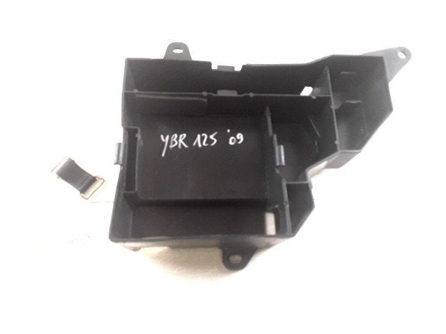 YBR125 2007 - 2011 Yamaha Batterijbak D1-39438