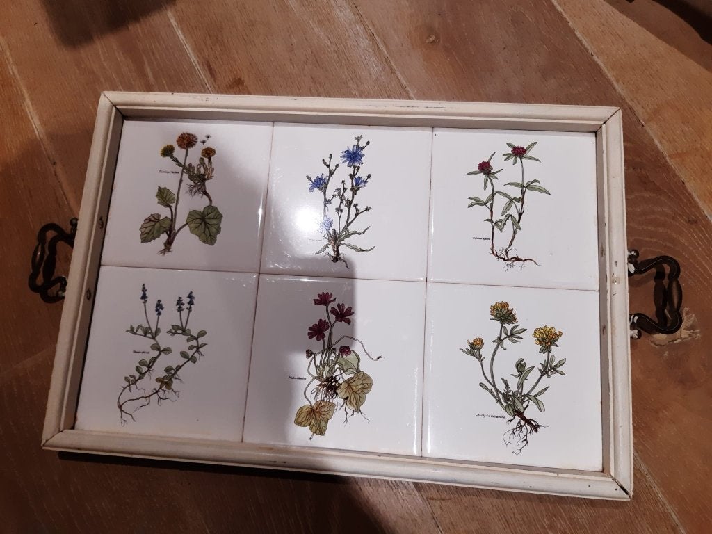Plateau - bois et carrelages fleurs médicinales, Huis en Inrichting, Woonaccessoires | Dienbladen, Hout, Ophalen of Verzenden