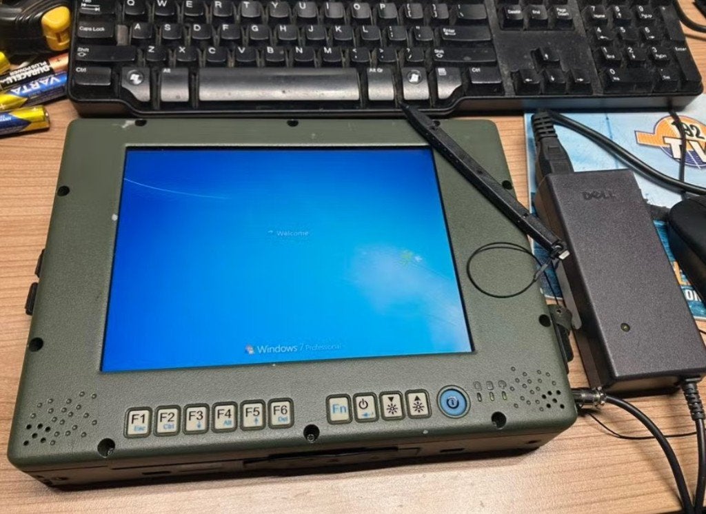 Leger (duitse Bundeswehr ,BUND) Touch pc ,Core2duo RS232, Gebruikt, Qwerty, 10 inch of minder, 128 GB