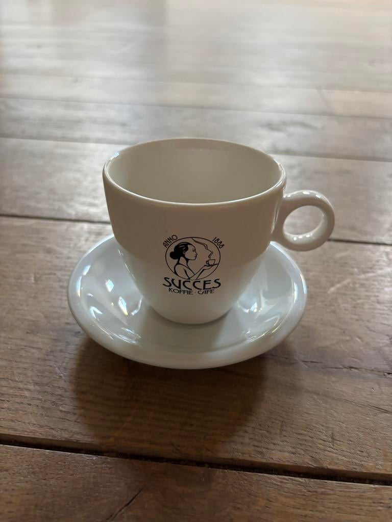 14x Koffietas + onderbordje, Ophalen, Zo goed als nieuw