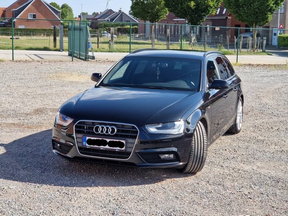 Audi A4 version S-Line, Autos, Audi, Particulier, A4, ABS, Airbags, Air conditionné, Alarme, Climatisation automatique, Phares Bi-Xénon