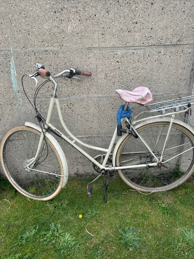 Achielle damesfiets, Enlèvement, Utilisé