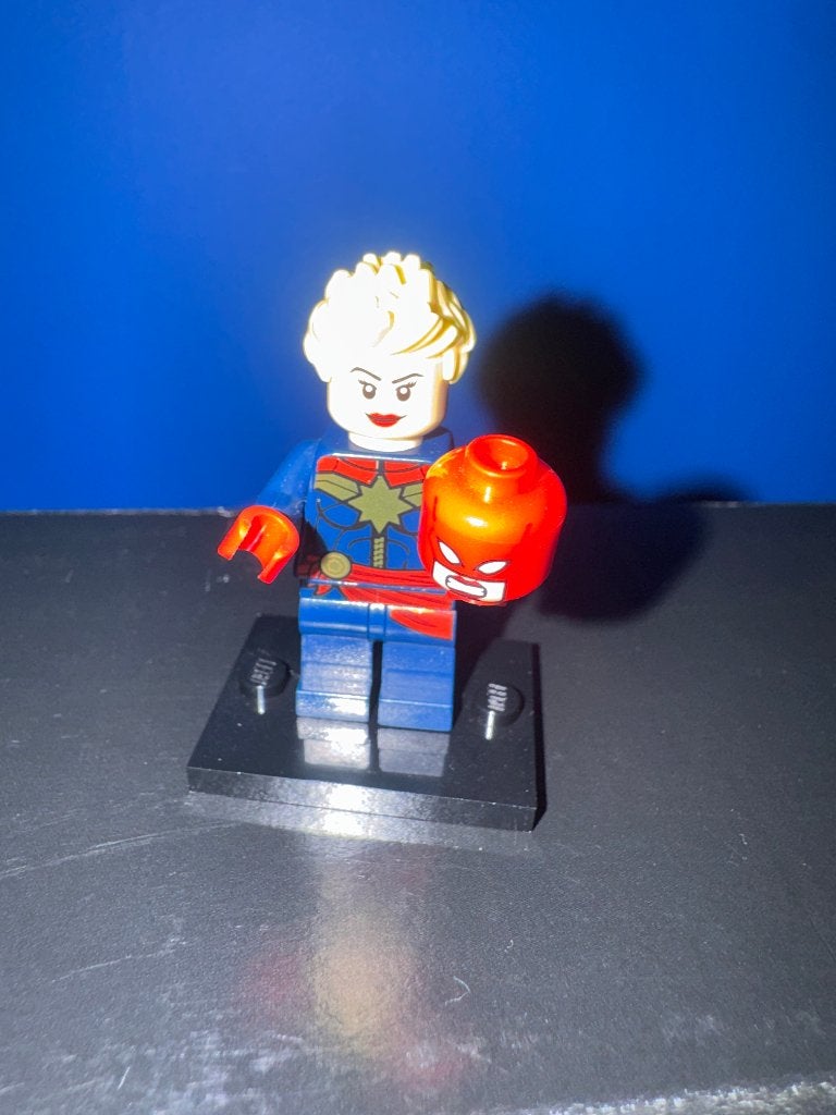 Lego minifiguur - Captain Marvel, Kinderen en Baby's, Ophalen, Lego, Zo goed als nieuw, Minifiguren serie