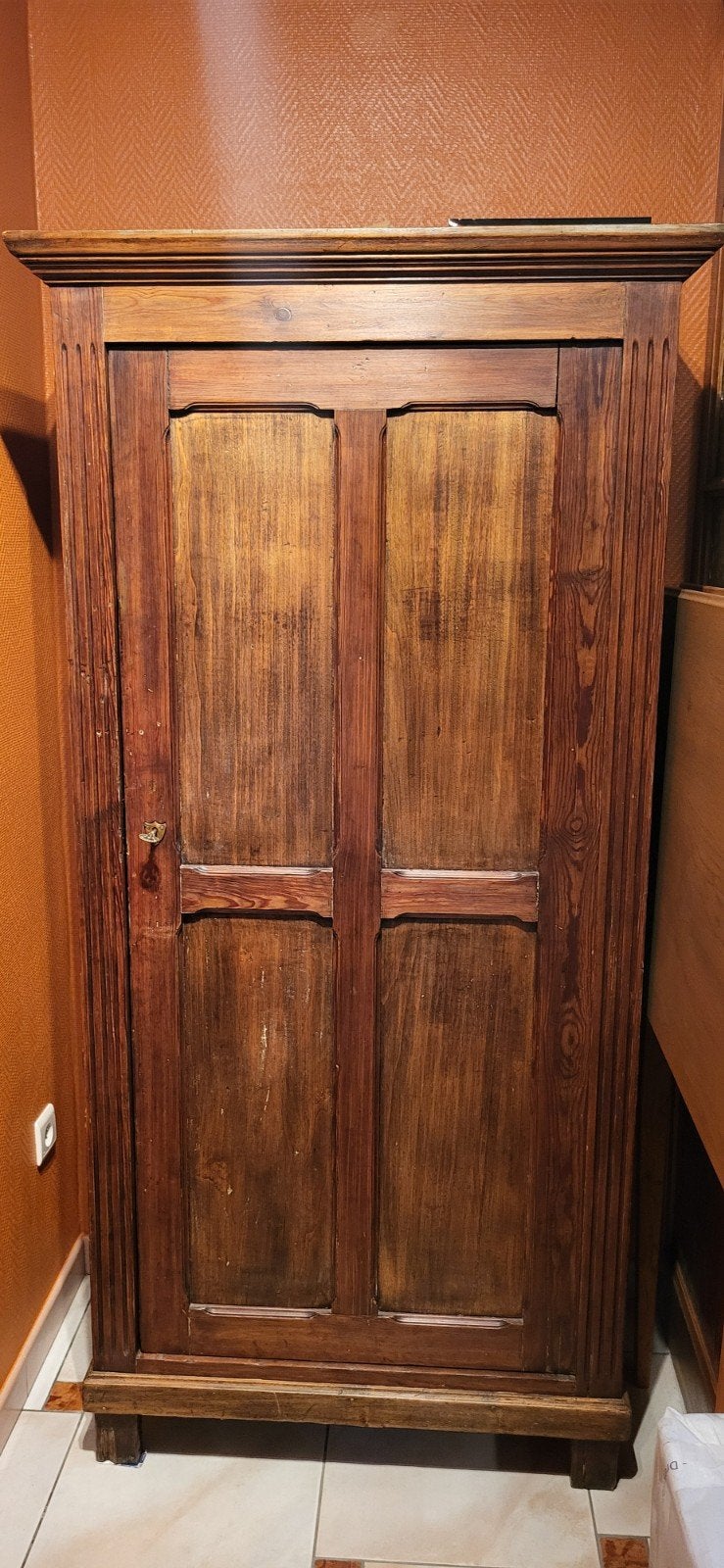 Armoire, une porte, Enlèvement