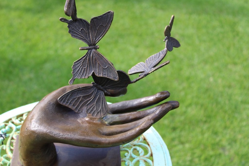 le lâcher de papillons en bronze signé  : MILO, Enlèvement ou Envoi, Bronze