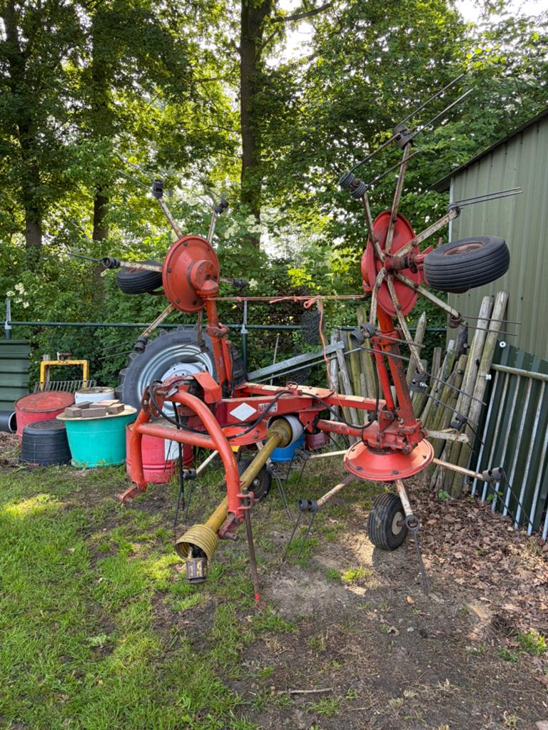 Kuhn hooischudder en niemeyer hark, Zakelijke goederen, Landbouw | Werktuigen, Ophalen, Veehouderij, Weidebouw
