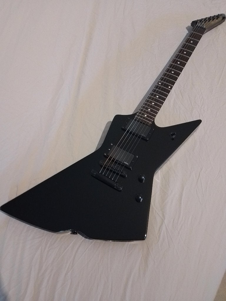 Harley Benton EX-84 Modern EMG BK, Musique & Instruments, Instruments à corde | Guitares | Électriques, Enlèvement, Utilisé, Solid body