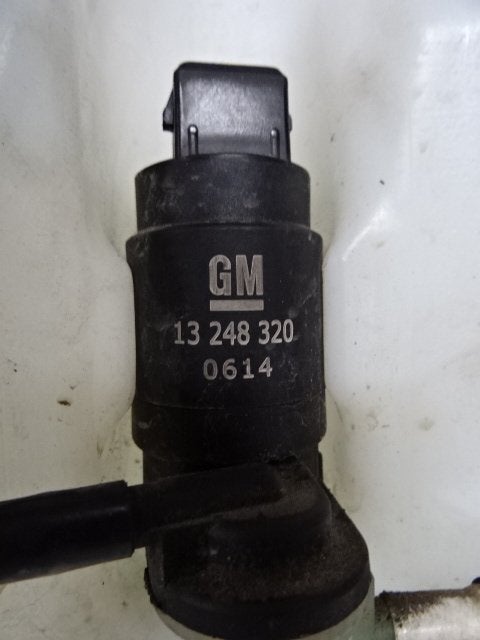 LAVE-GLACE POMPE AVANT Opel Corsa D (13248320), Opel, Opel Automobile GmbH, Utilisé, Kontakt-opel@opel.com