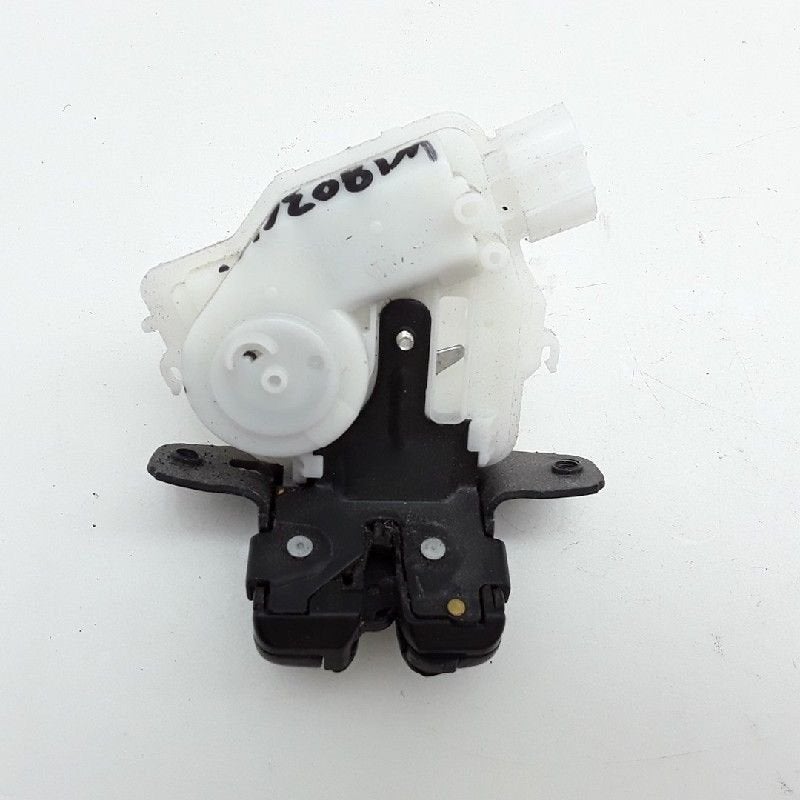 SLOTVANGER ACHTERKLEP Toyota Auris (E18) (01-2012/03-2019), Gebruikt, Toyota
