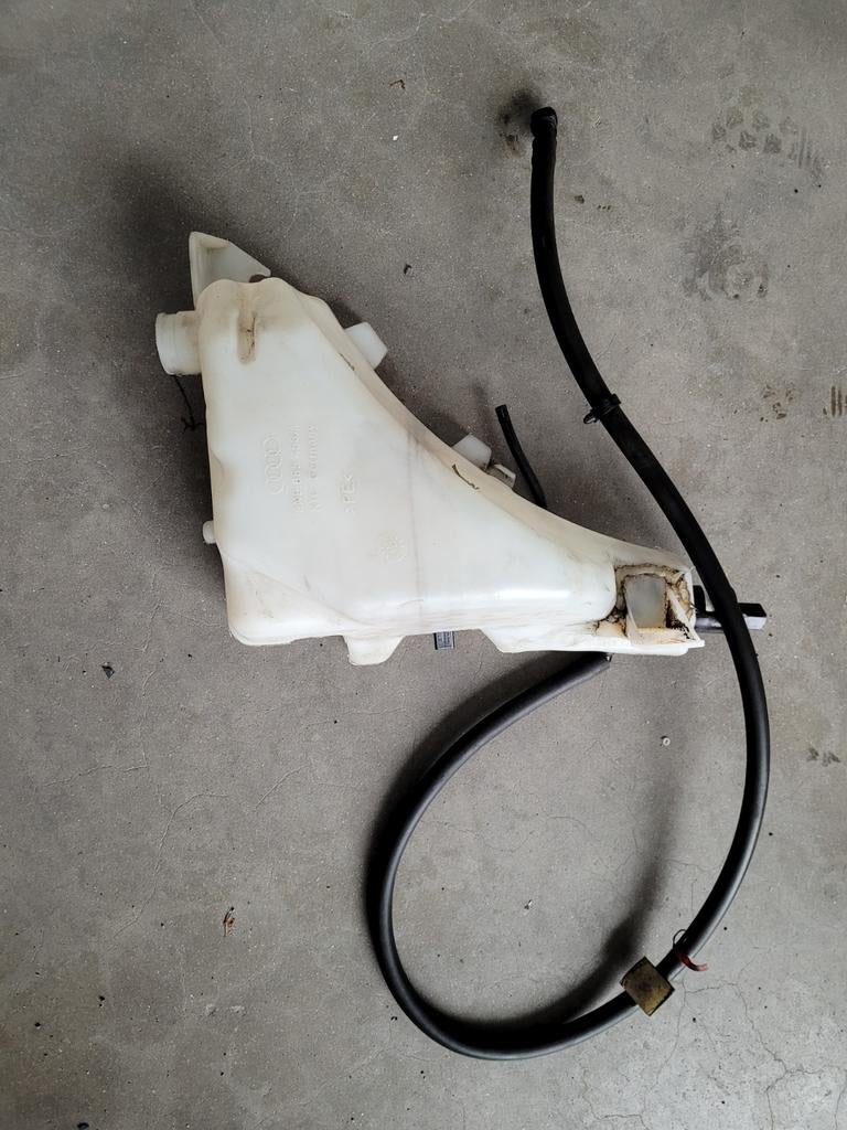 Ruitensproeireservoir en pompje audi tt mk1, Enlèvement ou Envoi, Utilisé, Audi
