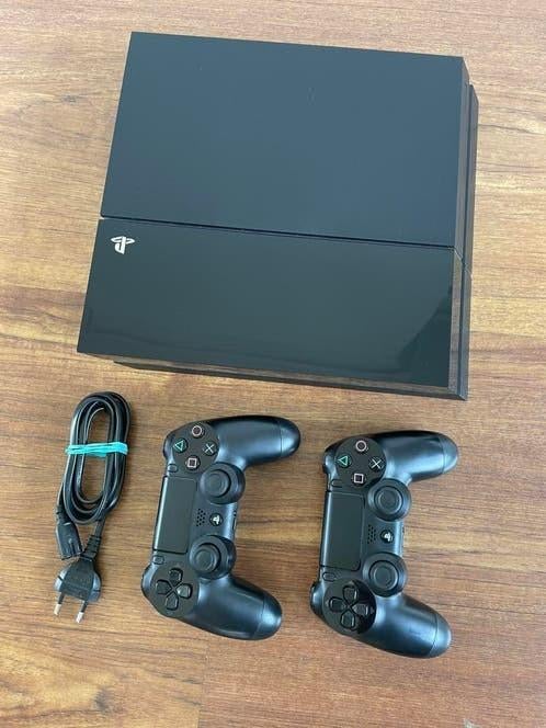 Playstation 4 . 2 controllers 1Tb, Ophalen