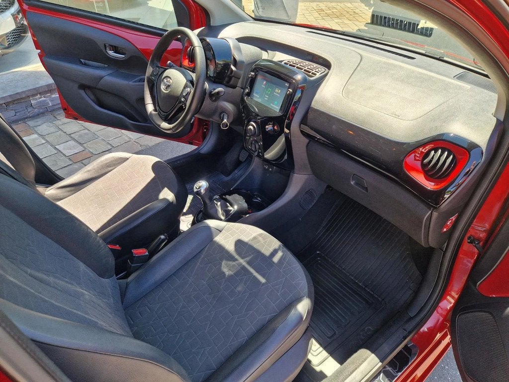 Toyota Aygo Team-D, Autos, https://public.car-pass.be/vhr/d9157105-3b67-4957-8ebf-945eadc6a6fb, Achat, 998 cm³, Euro 6